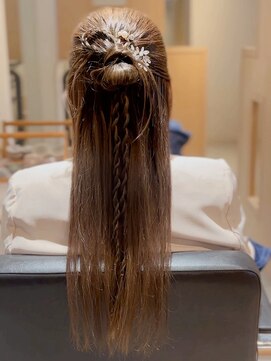 フォーエス(4S) カチモリハーフアップ　～結婚式お呼ばれヘアアレンジ～