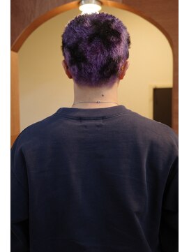 エディ(Edy) スパイキーショートケアブリーチダブルカラー外国人風眉毛カット