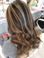 髪技空間アノン(anon) 外人風メッシュカラー