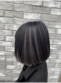 ボブ×シルバーインナーカラー