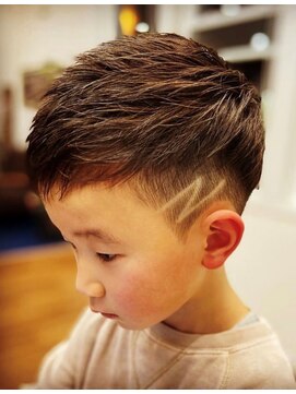 ミスターバーバー ジパング(Mr.BarBer Jipang) ツーブロック×ライン