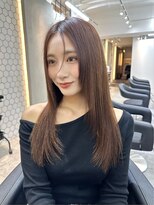 レイヤーカットデザインカラーオリーブベージュウェットヘア