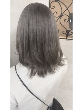 ルノン シェリー(LUNON cheliy) ホワイトシルバー/ハイトーン/ダブルカラー