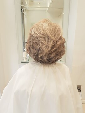 アクシス 三軒茶屋本店(AXIS) 白髪ぼかし/ベージュカラー/パーマ/白髪染め