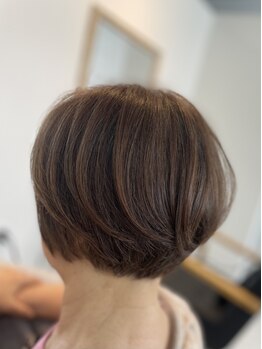 リベロ(LIBERO+)の写真/【新大江プライベートサロン】再現性の高いボブやショート・お顔の印象を決める顔周りのカットもお任せ♪