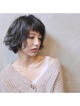 アグラントープ(a Gland taupe) ミニバング外ハネカールショート