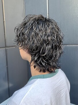 シオ ヘアー デザイン(Sio. hair design) ミディアム前上がりウルフ 波巻きパーマ