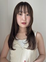 ディッセンバー 神宮前(December) 色素薄めベージュ/顔まわりレイヤー/ミディアム