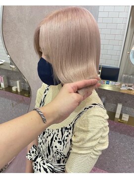 ロンド レア 天神大名店(Lond Le’a) ホワイトブロンド/外ハネボブ /ワイドバング/ブルーブラック