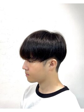コワファースト長崎シャンプーボーイ 2nd(COIFF1RST 長崎 SHAMPOO BOY) ナチュラル刈り上げマッシュ曲がる縮毛矯正