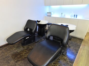 レクラ(L’eclat)の写真/全メニューにマイクロバブル洗浄使用☆頭皮の汚れを落とし、極上の癒しを体験！髪も心も癒される♪