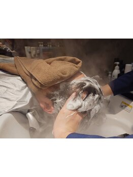 完全個室でこだわる男を磨く理容室。妥協なき技術と癒しを。メンズサロンで日ごろの疲れにアプローチ。