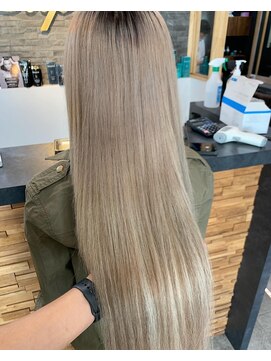 ラピス 横浜(Lapis) ミルクティーベージュシールエクブリーチカラーレイヤーカット