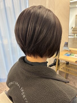 前下がりショート×アッシュカラー