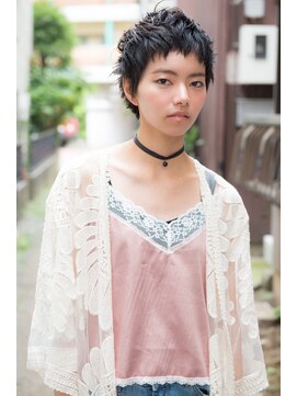 アズーア ヘアーアンドスパ(azure hair&spa) 女性でもショート　レイヤースタイル