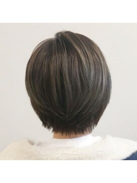 ゴールドウッドペッカー(Gold ｗoodpecker) S/S ハイライト×大人可愛いショート