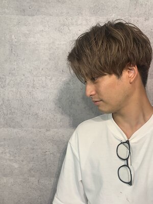 男性スタイリスト目線でシーンに合わせたスタイル提案が◎ON/OFFでも決まるスタイルは【ROSSO】へ★