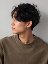 サーカス バイ ビュートリアム 青山(CIRCUS by BEAUTRIUM)&nbsp;ナチュラルウェーブセンターパー ツーブロック かき上げヘア