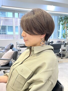 グラフ 銀座(GRAFF) 大人可愛い20代30代40代_ハンサムショート_白髪ぼかしハイライト