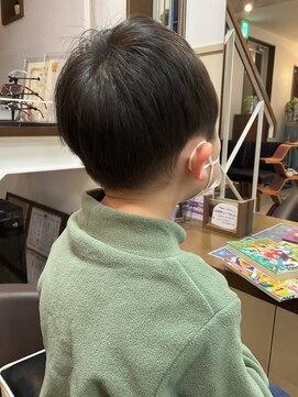 コアフィールフィス(COIFFURE fils) 【見附　今町】キッズカット　学生カット