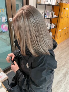 シャンプーボーイ 佐賀(SHAMPOO BOY) 透明感シルバーカラー