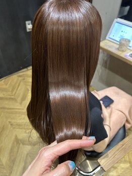 ロイ(Roy)の写真/【明石駅徒歩5分】髪の芯から潤って、艶のある美髪が叶う《Roy》の髪質改善トリートメントお試しください♪