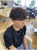 波巻きツイストスパイラルパーマツーブロック刈り上げ