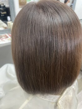 ツーウィークス プラス(2Weeks plus)の写真/透明感のある白髪ぼかしカラーが人気♪白髪ぼかし+カット+トリートメント　￥8,180