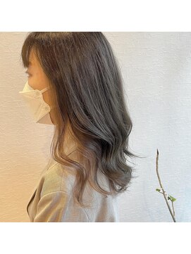 ムエベ(MUEBE) 透け感カラー＋インナーカラー