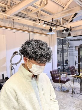 アノ(Ano.) 波巻きプードルパーマ