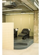 《腰がしんどくない》フルフラットシャンプー台が全４台ございます♪