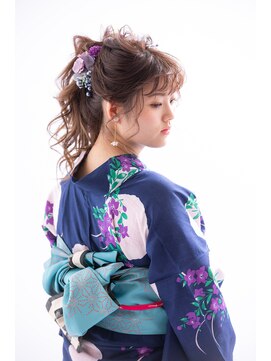 ラ ボニータ インプルーブ(La Bonita improve) ルーズポニーテール