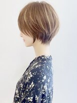 アンド ストーリーズ(&STORIES)&nbsp;大人可愛い前髪ありひし形耳掛けクールショートボブ20代30代40代