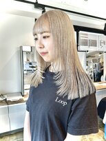 ニュート(Neut )&nbsp;ホワイトベージュカラーブロンドカラーブリーチレイヤーカット