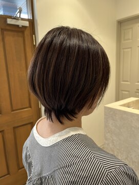 エント(ento) ento 子がショートボブ