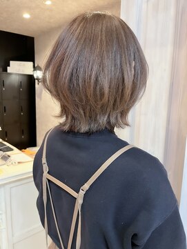 キャアリー(Caary) 福山人気レイヤーボブアッシュベージュふんわりくびれ簡単20代夏