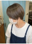 白髪ぼかしカラー×丸みショート
