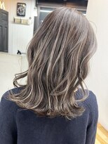 キラ 渋谷(KILLA)&nbsp;ハイライト/小顔/ボブウルフ/ネイビージュ/黒髪/ワンレン