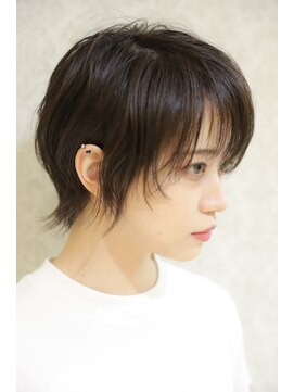 フォーディア(for dear) 立体フォルム前下がり小顔ショート