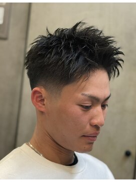 ドルクス 上野店(Dorcus) ローフェードスパイキーショート　ピンパーマ　テーパーフェード