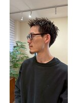 シフト(SHEEFT)&nbsp;ツーブロックマッシュ刈り上げ黒髪韓国系束感ショートメンズヘア