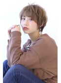 ローライトアッシュブラウン大人かわいい小顔ワンサイドショート