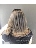 アイリス(iRIS)&nbsp;ホワイトミルクティー、エアタッチ、バレイヤージュ、エクステ