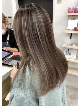 ジゼル(gisele) (小山)細めハイライト