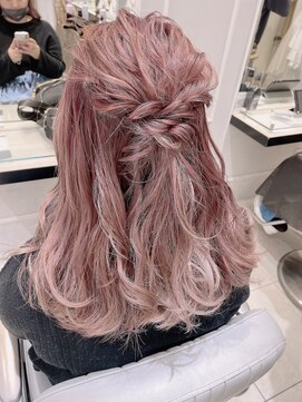 ネオリーブギンザ 銀座店(Neolive GINZA) 小顔効果のあるハーフアップ