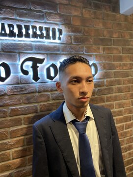 ブロートーキョー(BroTokyo) MEN'Sアッシュブラックハイフェードカジュアルアップバング