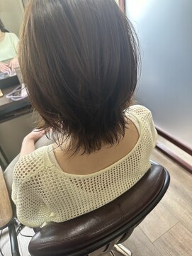 ライフ 住道店(Lyfe) ウルフレイヤーカットデザイン_毛先外ハネミディ_253