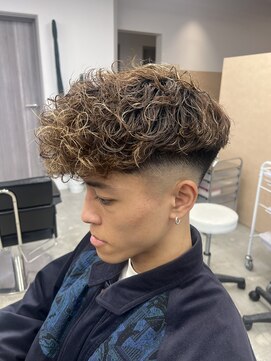 アンバー(UMBER) スペインカール　メンズパーマ　短髪パーマ