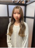 オリーブベージュ