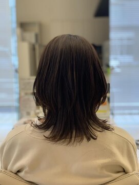 ミーティア バイ クアトロ(Meteor By QUATRO) 外ハネくびれボブ☆